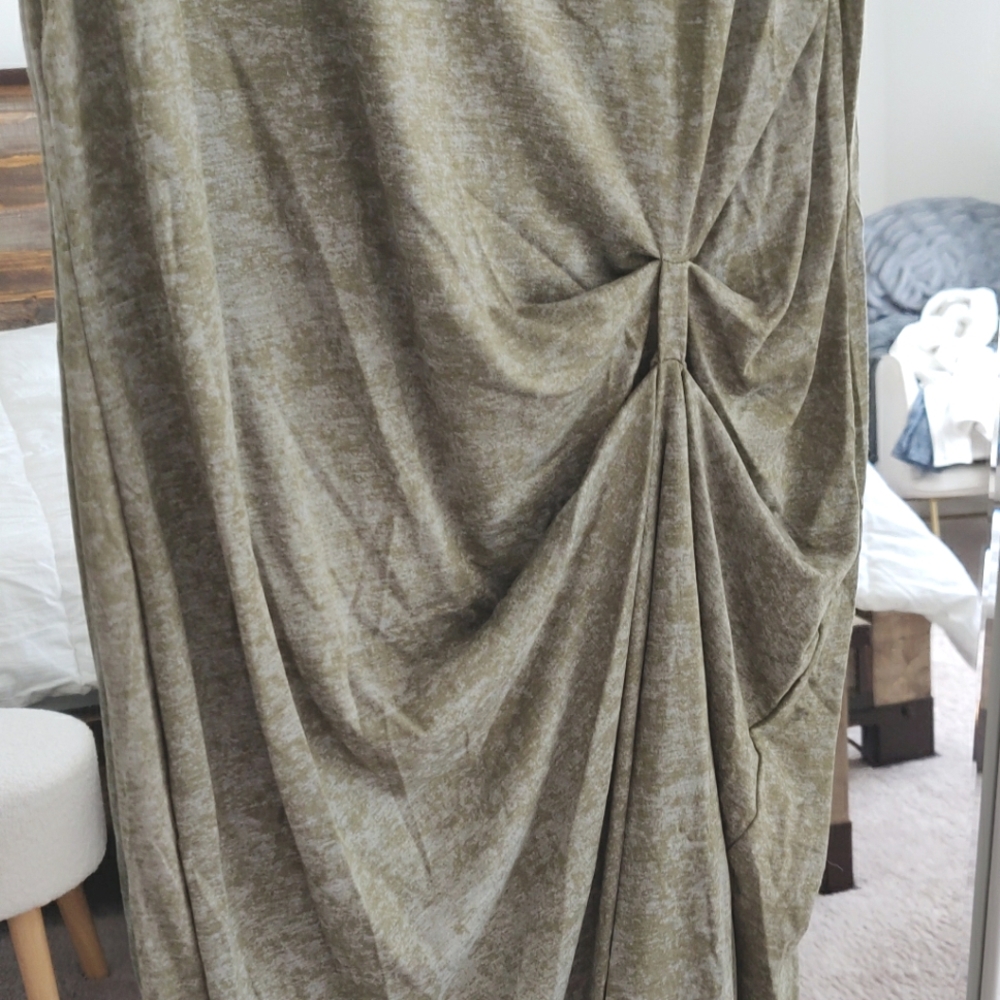 🆕 Draped knit boutique dress - Picture 7 of 11